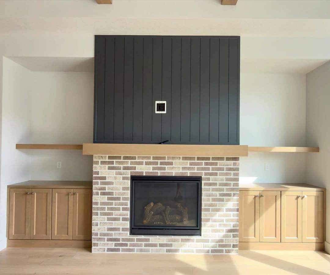 Fireplace surround with built-ins