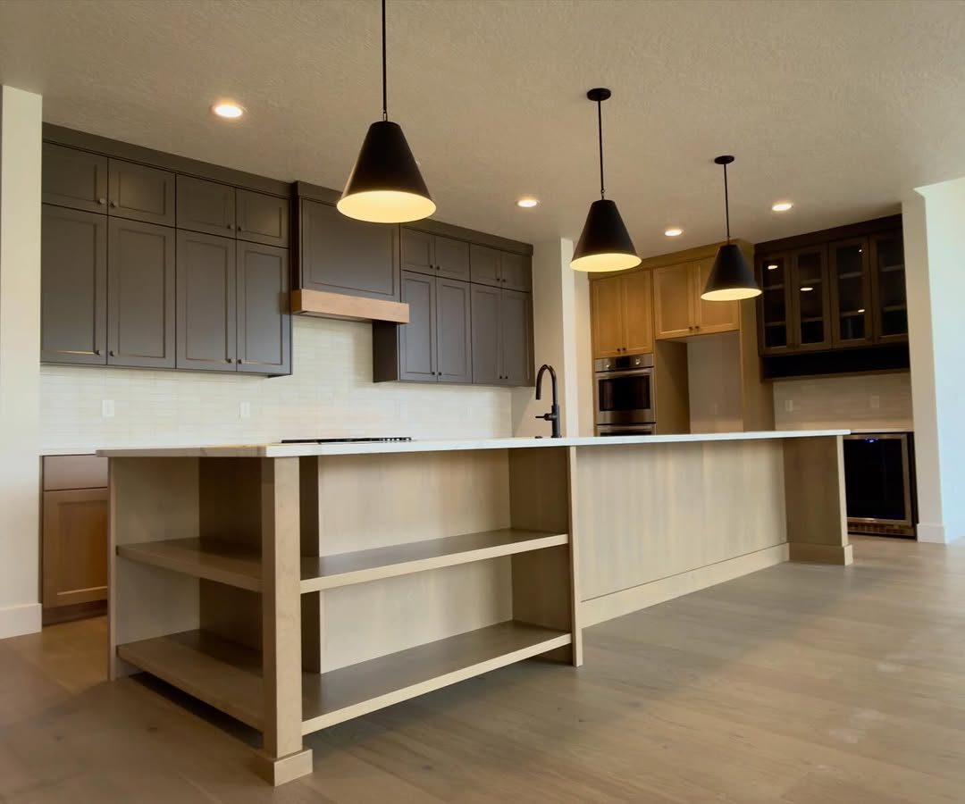 High-end kitchen by DreamWorks Kitchen & Bath Naples
